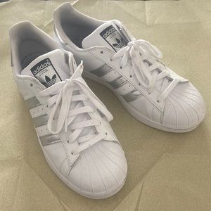 Adidas Superstar Shoe - women’s size 10 - almost new condition